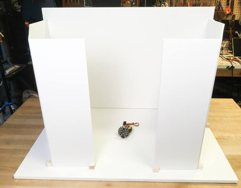 Photo Box DIY
 How to build a cheap collapsible DIY light box DIY