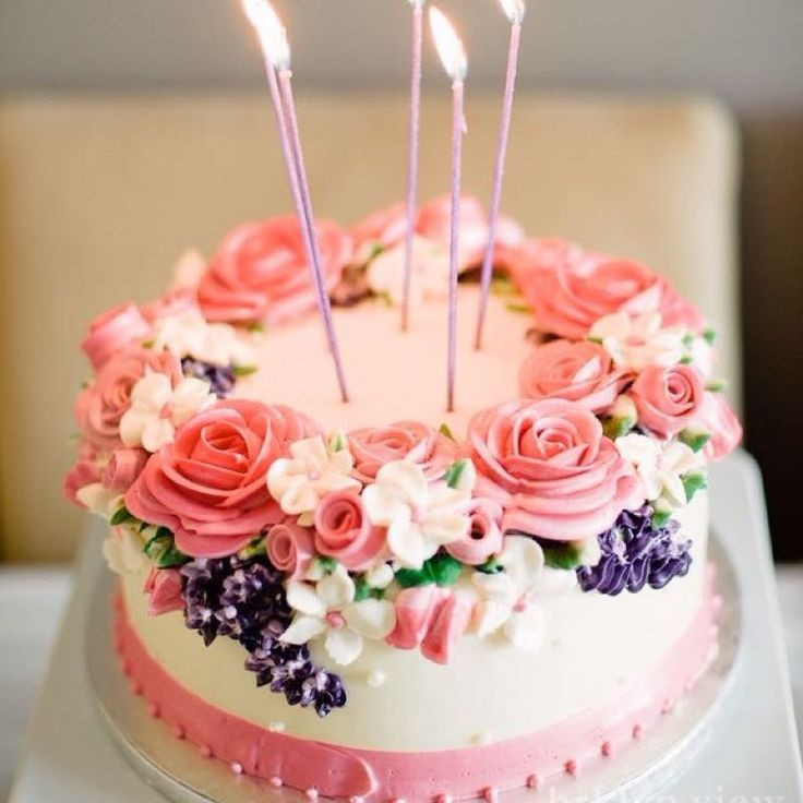 Pictures Of Beautiful Birthday Cakes
 Beautiful Birthday Cakes with Favorable Accent