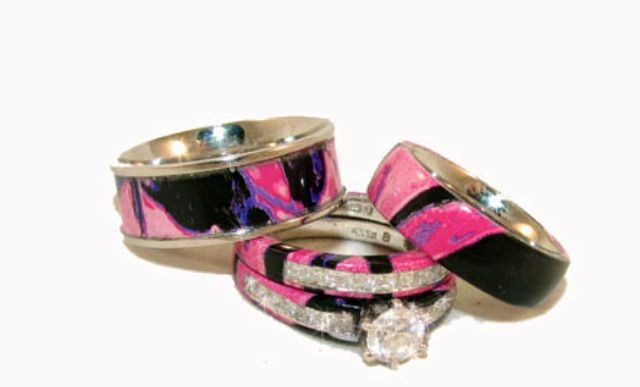 Pink Camouflage Wedding Rings
 Muddy Girl Camo Engagement rings So cute