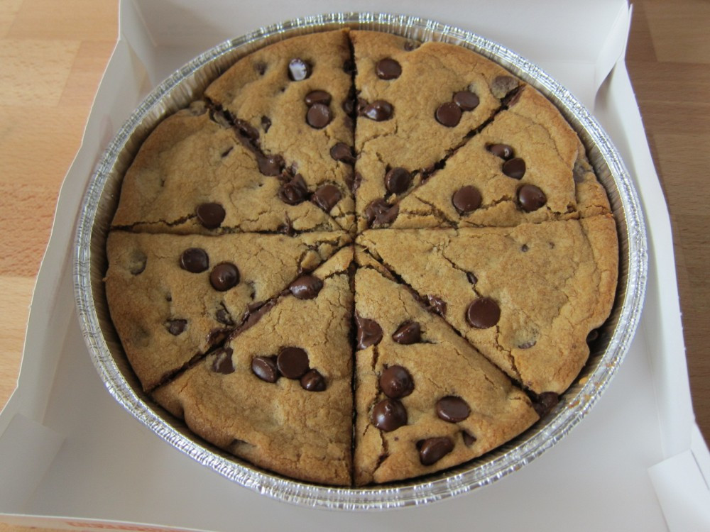 Pizza Hut Dessert Pizza
 Review Pizza Hut Ultimate Hershey s Chocolate Chip