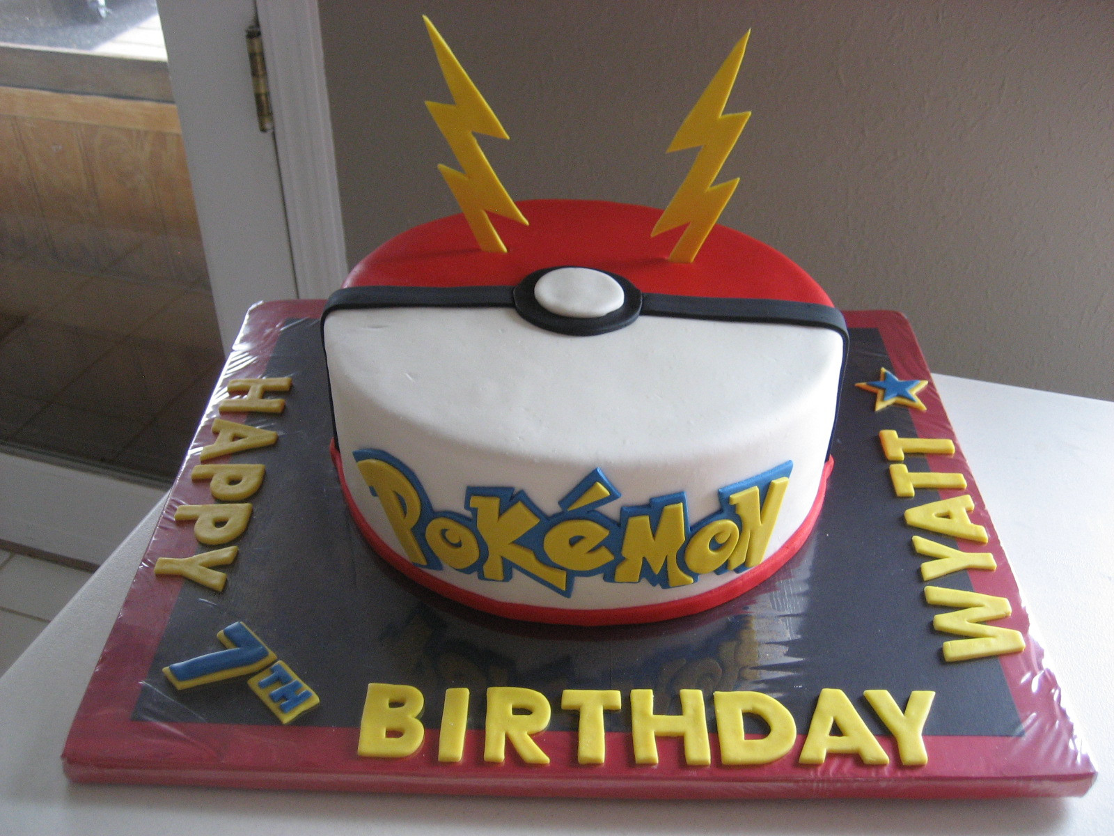 Pokemon Birthday Cakes
 BeNi Cakes Pokemon