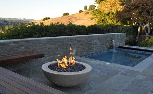 Pool Fire Pit
 15 Dramatic Modern Pool Areas with Fire Pits