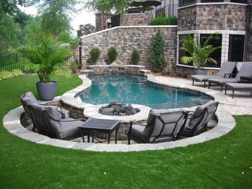 Pool Fire Pit
 Fire pit near the pool Love this idea
