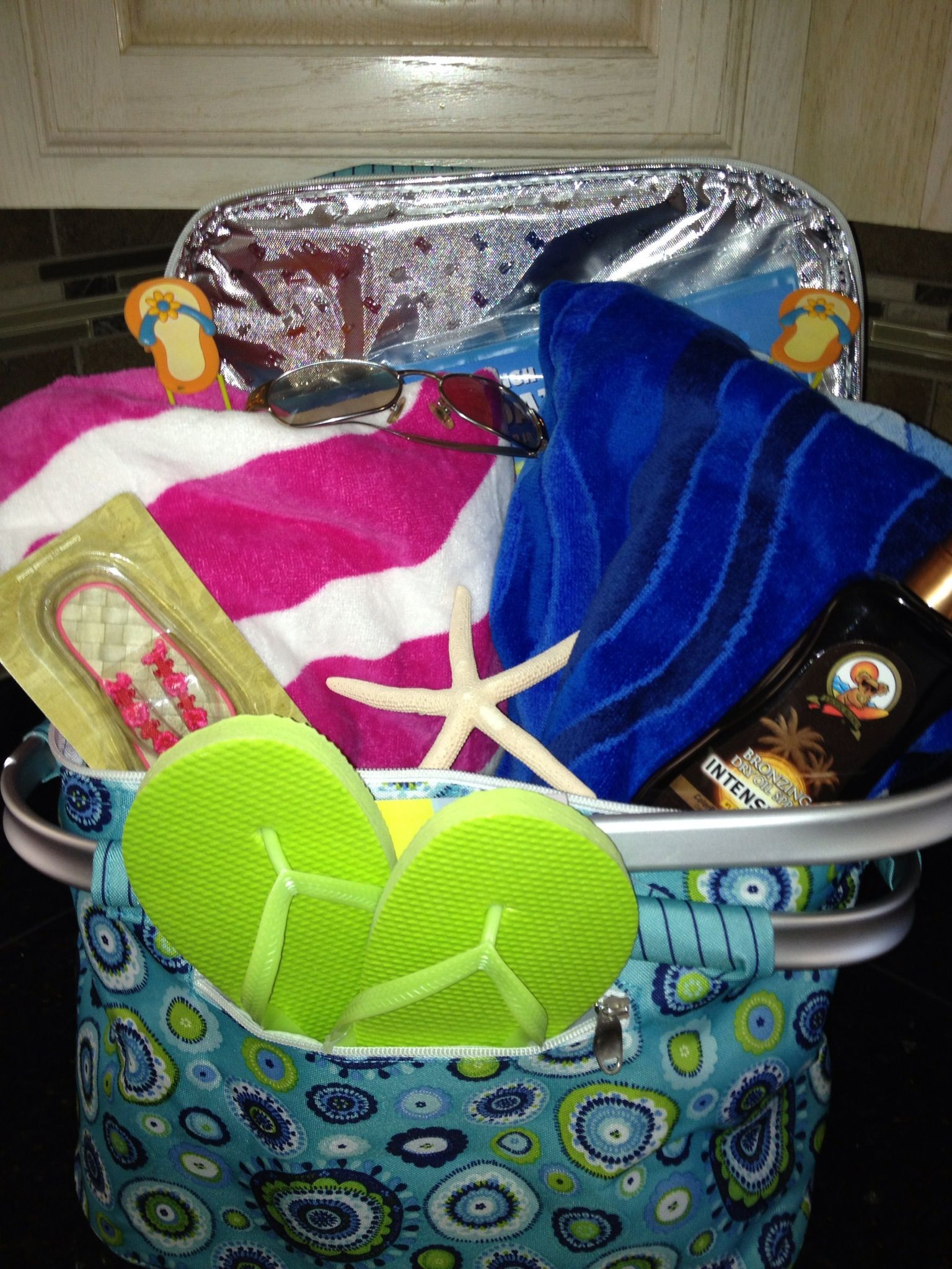 Pool Party Gifts Ideas
 Beach Pool Gift Basket