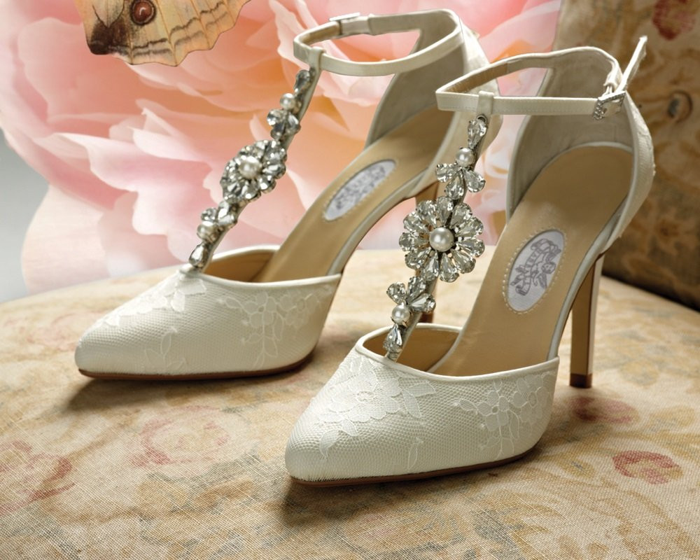 Popular Wedding Shoes
 10 Best Bridal Shoes Reviewed & Rated for 2018