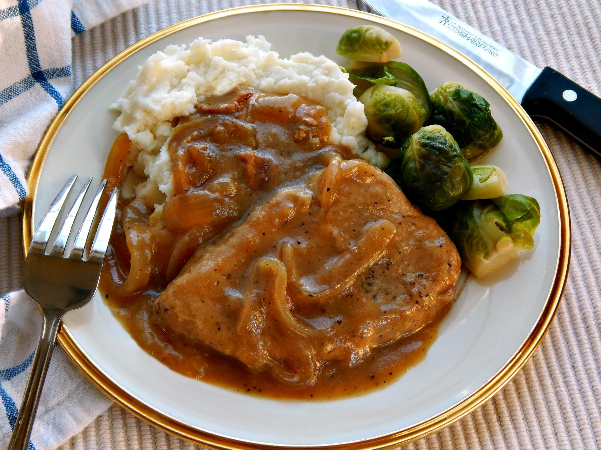 Pork Cutlets With Gravy
 Smothered Pork Chops in ion Gravy