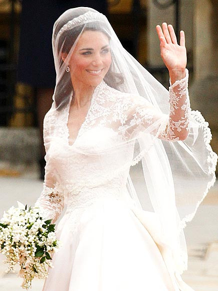 Princess Kate Wedding Gown
 Princess Kate Set for First State Banquet People