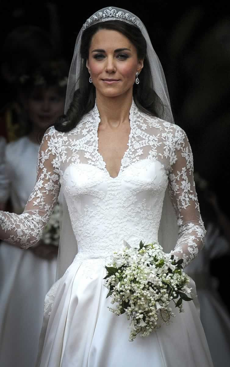 Princess Kate Wedding Gown
 The expression on her face is great Like she s giving