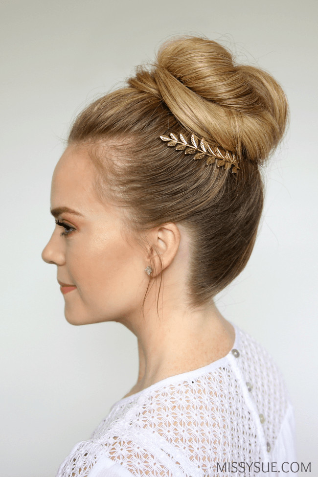 Prom Bun Hairstyles
 3 Easy Prom Hairstyles