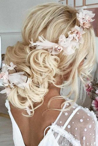 Prom Hairstyles With Flowers
 Gorgeous Prom Hairstyles You Can Copy
