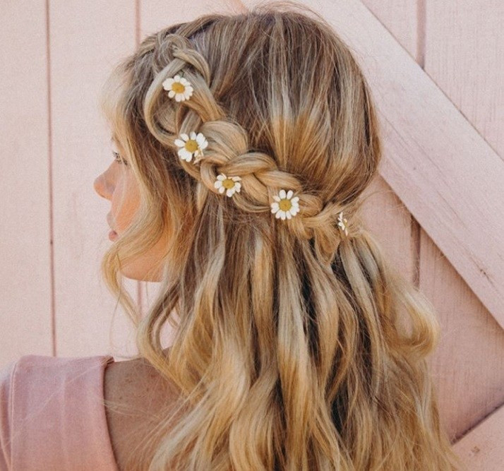 Prom Hairstyles With Flowers
 30 Best Half Up Half Down Prom Hairstyles