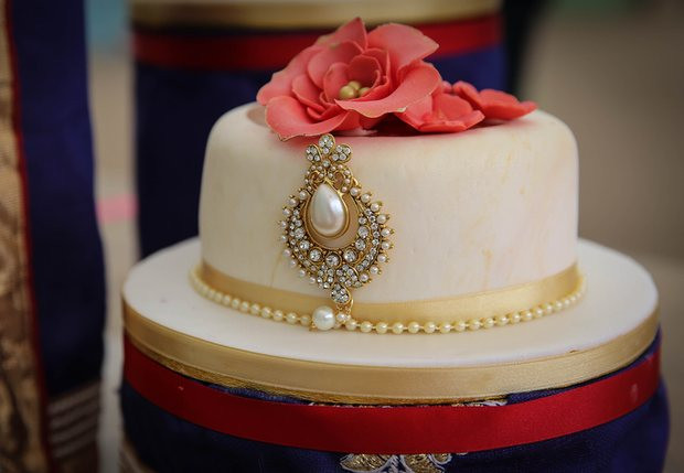 Queen Birthday Cakes
 UK Muslim to Make Queen s Birthday Cake