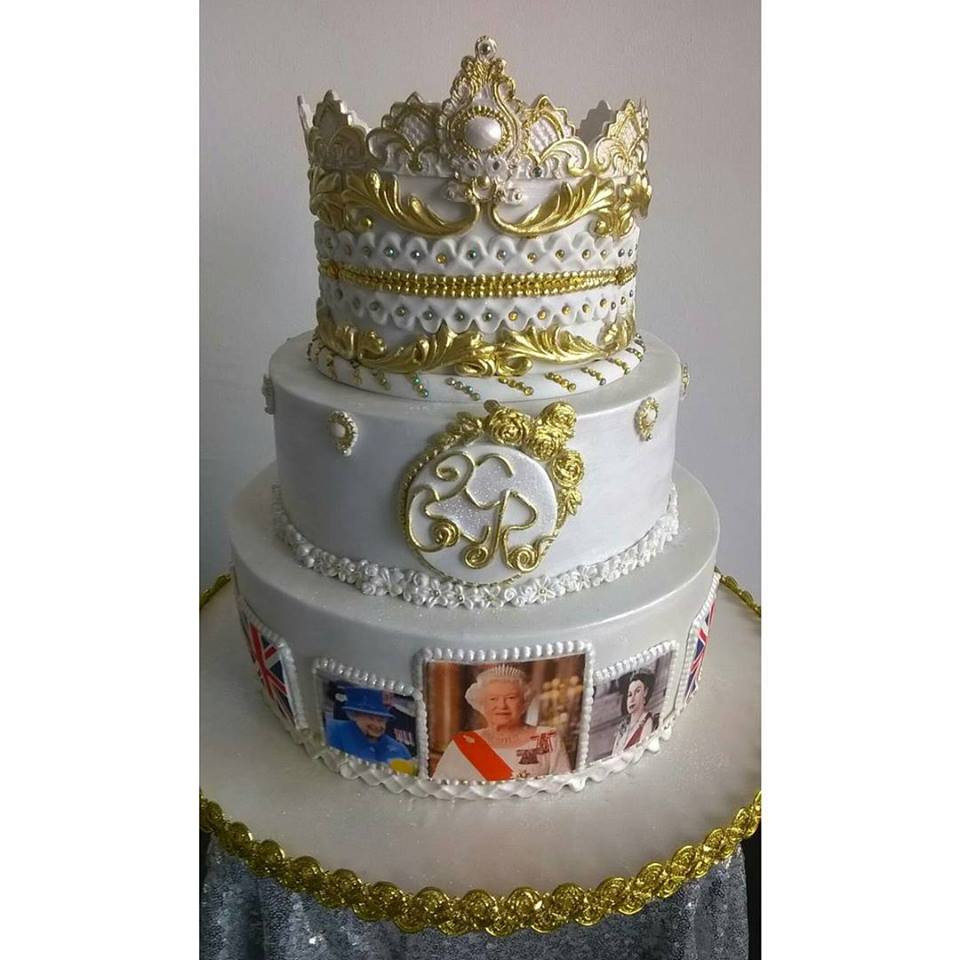 Queen Birthday Cakes
 Meet The Yoruba Lady Who Designed Queen Elizabeth’s 90th
