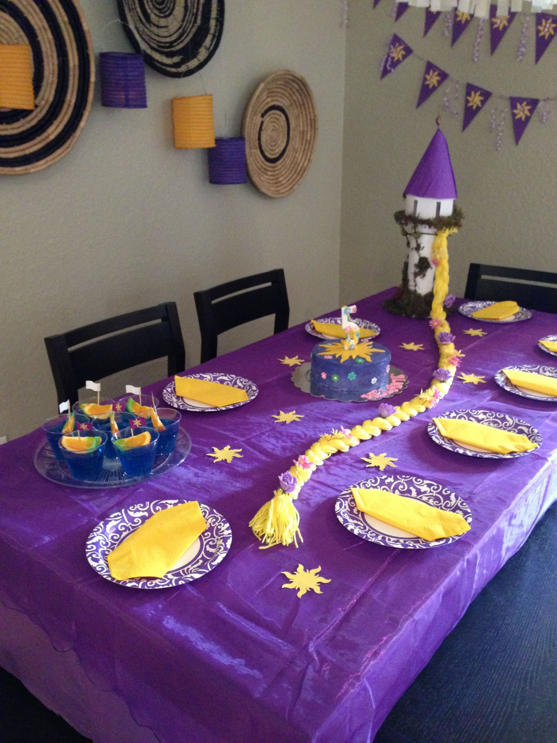 Rapunzel Birthday Decorations
 Rapunzel birthday party theme "Tangled"