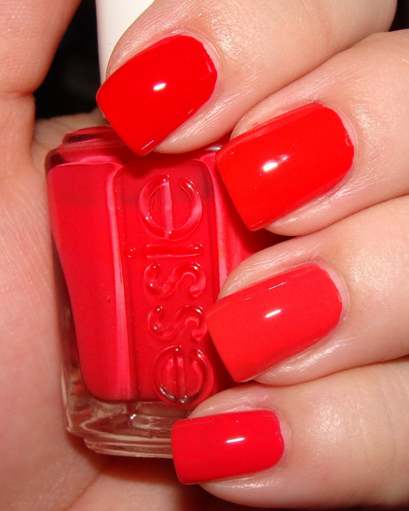 Red Nail Colors
 BEAUTY TALK ESSIE REALLY RED SARA ELMAN