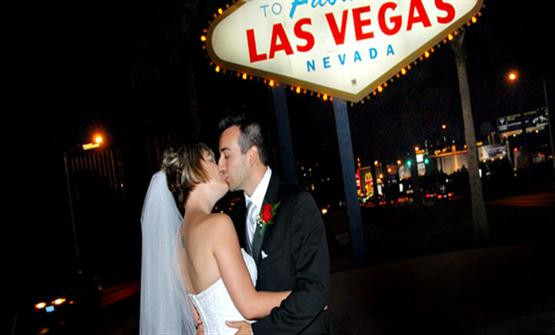 Renewing Wedding Vows In Las Vegas
 Las Vegas Sign Renewal