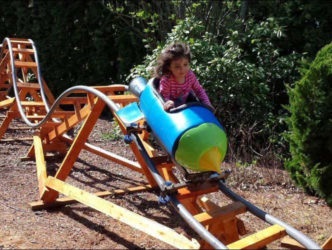 Roller Coaster In Backyard
 Retired Grandpa Uses Free Time To Build Backyard Roller