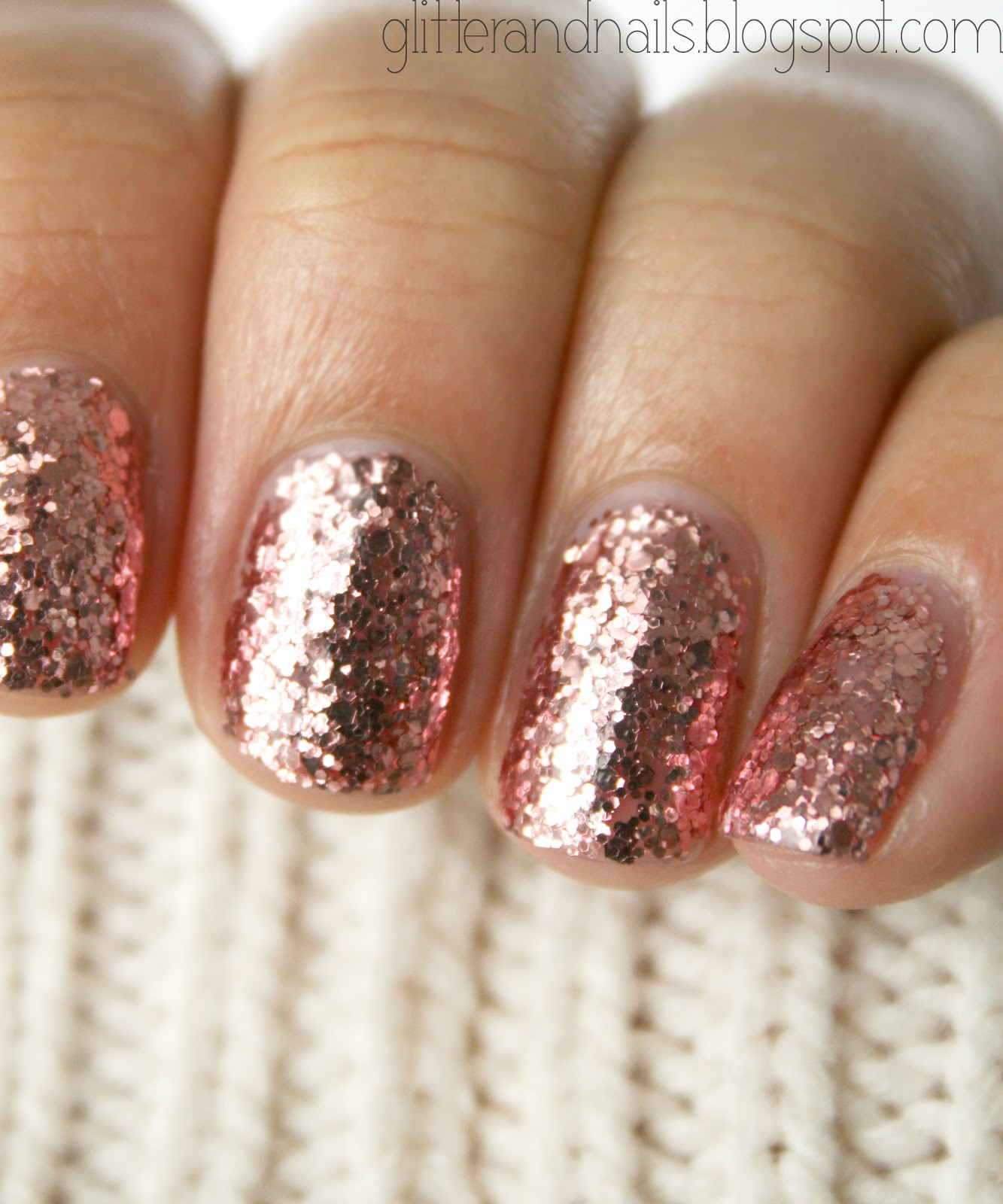 Rose Gold Glitter Nails
 Glitter and Nails Paillettes intégral et laine China