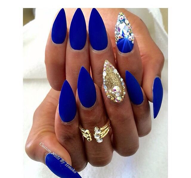Royal Blue And Gold Nail Designs
 Royal blue and gold nails Follow me on insta uhhh karen