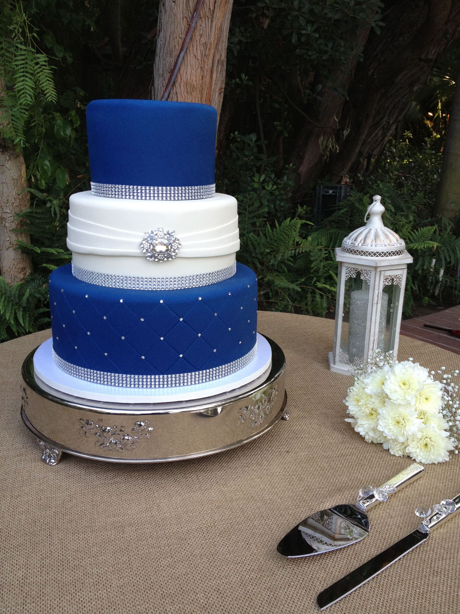 Royal Blue And Silver Wedding Cakes
 Pin by Danali Gonzales on pastel