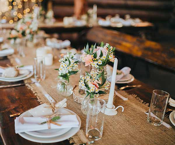 Rustic Wedding Decorations
 7 Pretty Decorations You Need For Your Rustic Wedding
