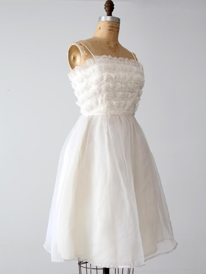Saks Fifth Avenue Wedding Gowns
 Saks Fifth Avenue White Polyester Vintage 1960s