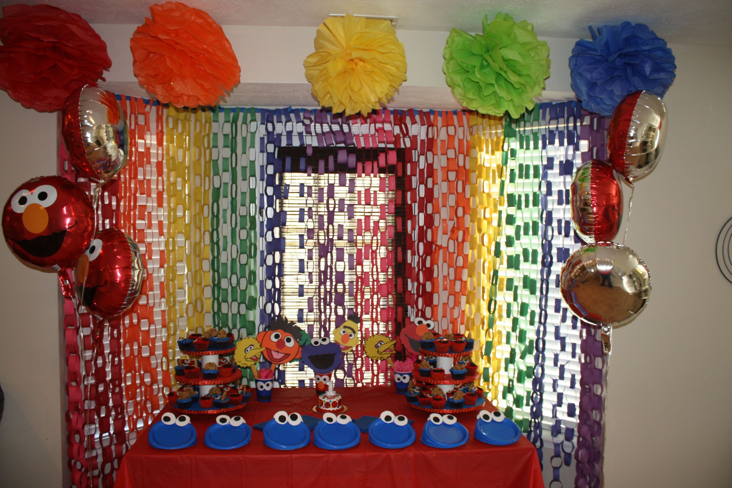 Sesame Street DIY Decorations
 Home made decorations for an Elmo Sesame Street themed