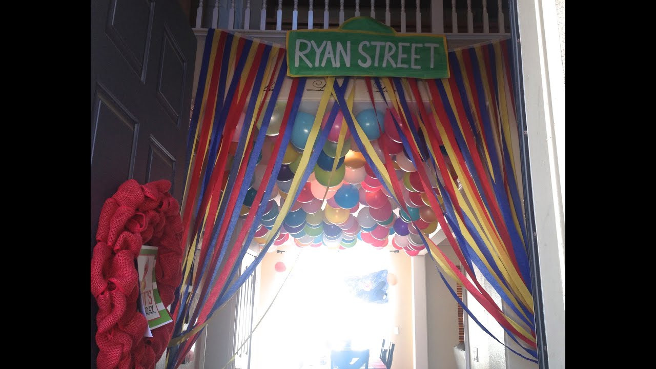 Sesame Street DIY Decorations
 Elmo Birthday Party Decorations DIY Streamer Curtains