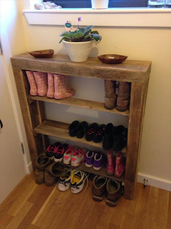 Shoe Organizer DIY
 DIY Reclaimed Pallet Wood Shoe Rack