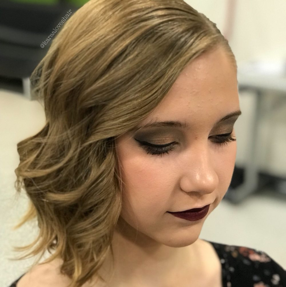 Short Hairstyle For Prom
 18 Gorgeous Prom Hairstyles for Short Hair for 2020
