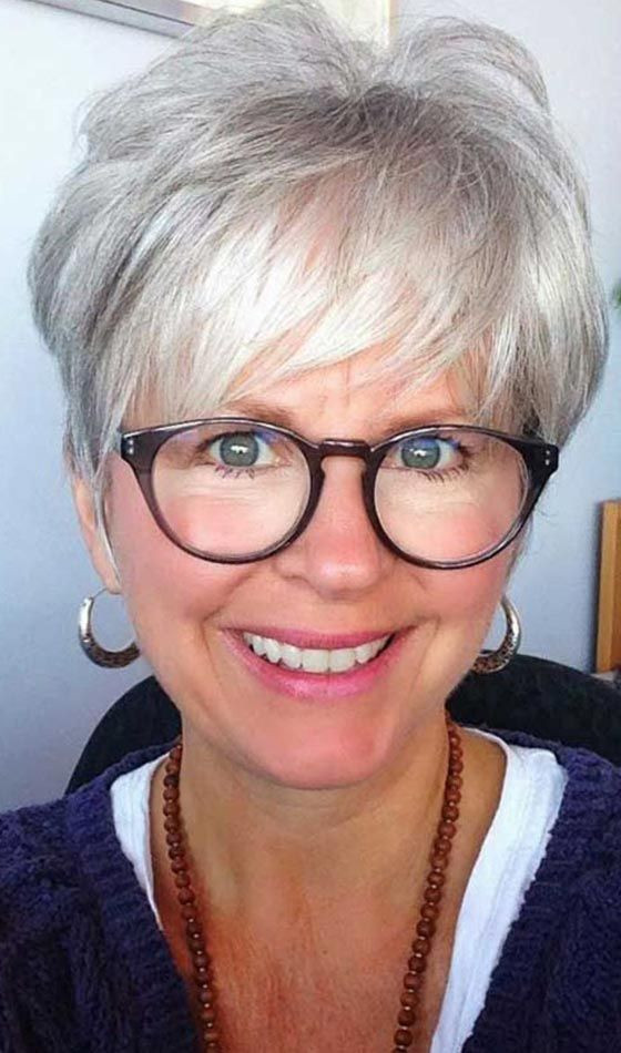 Short Hairstyles For Over 60 With Glasses
 Short Haircuts for Women over 60 with Glasses