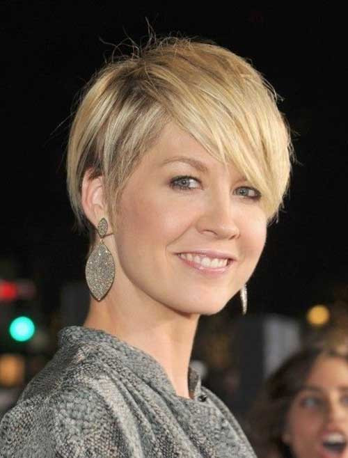 Short Hairstyles For Women In Their 40S
 30 Best Short Haircuts for Women Over 40
