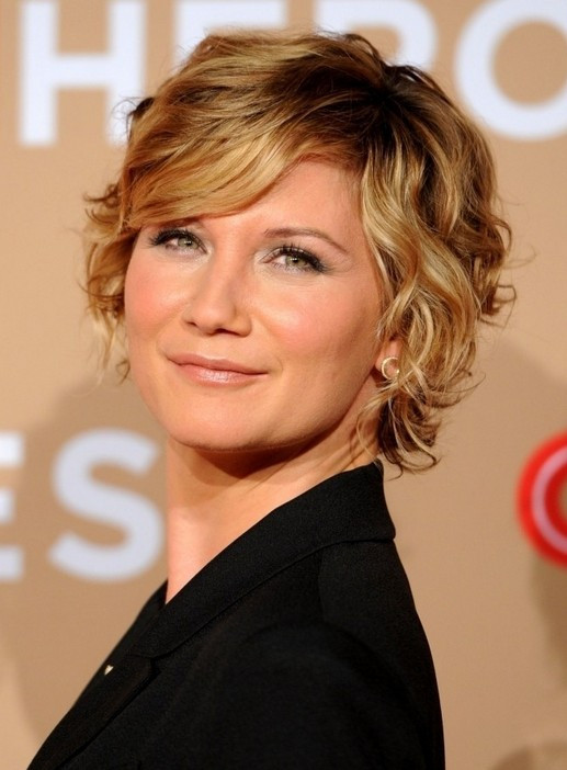 Short Wavy Hairstyles
 Soft Wavy Curly Hairstyle with Bangs for Women