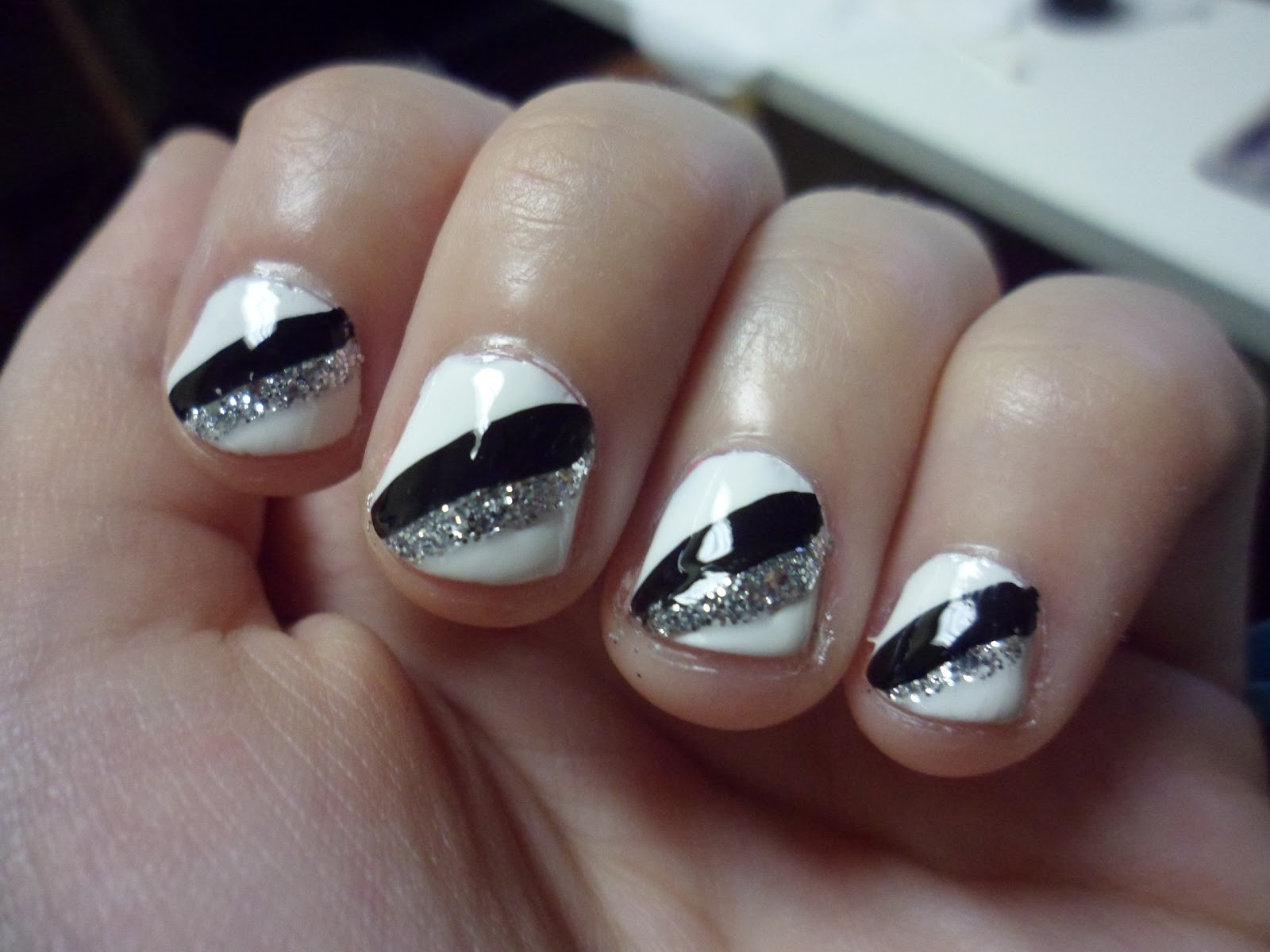 Silver And Black Nail Designs
 Luhivy s favorite things Simple contrasting stripped Nail Art