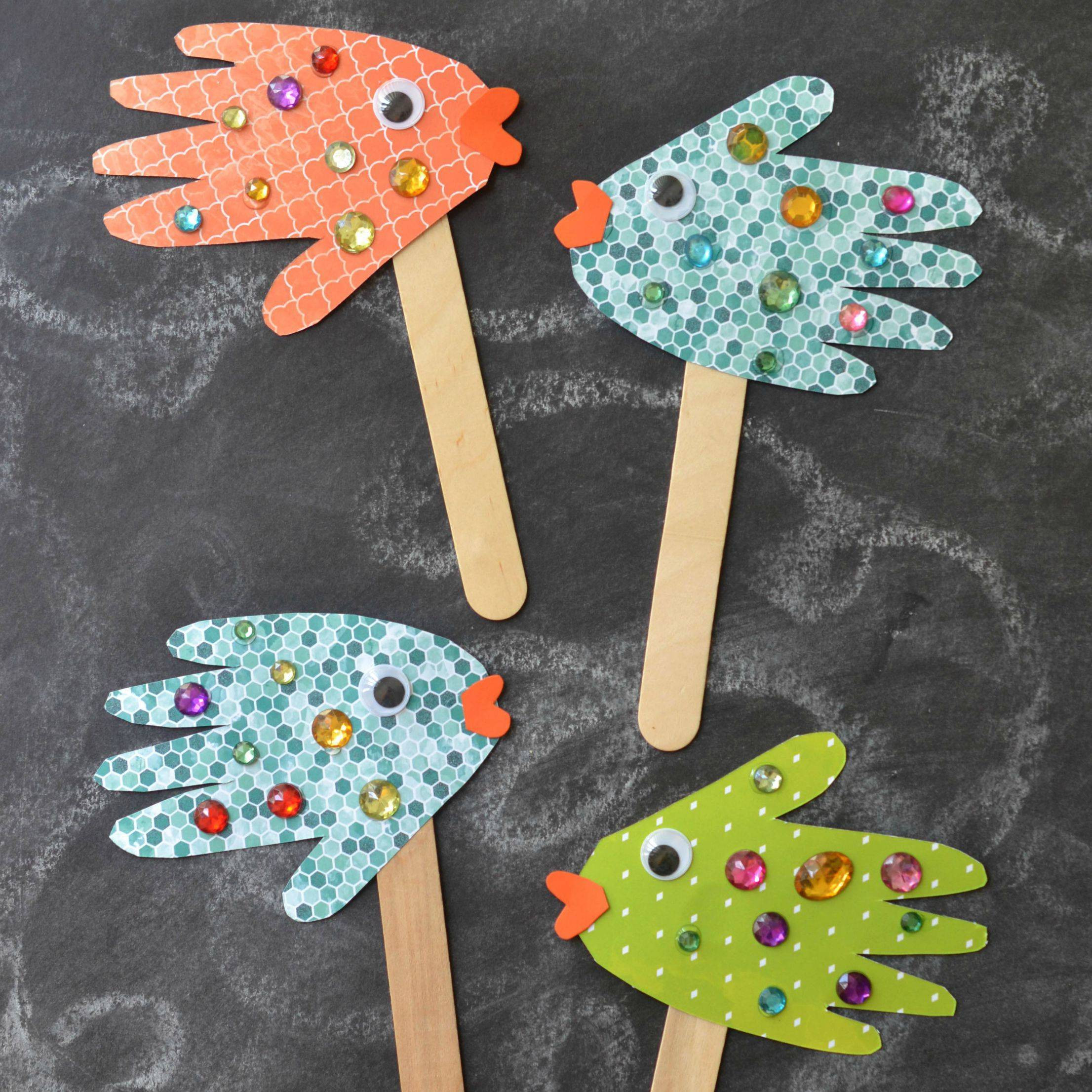 Simple Crafts For Preschoolers
 Handprint Fish Puppets