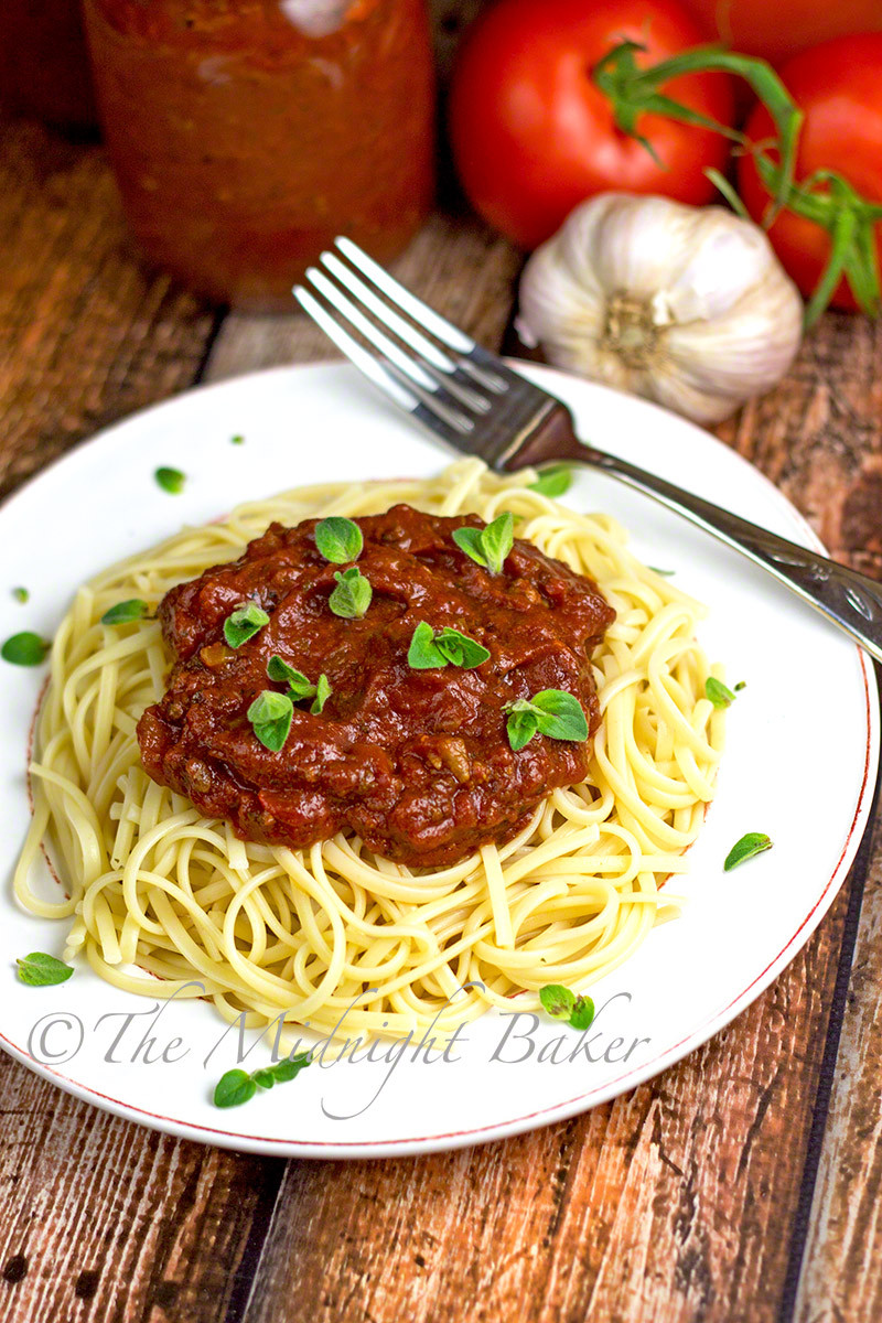 Slow Cooker Spaghetti Recipe
 Slow Cooker Rustic Meat Spaghetti Sauce The Midnight Baker