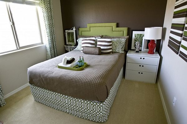 Small Bedroom Furniture Arrangement
 How to arrange furniture in a small bedroom