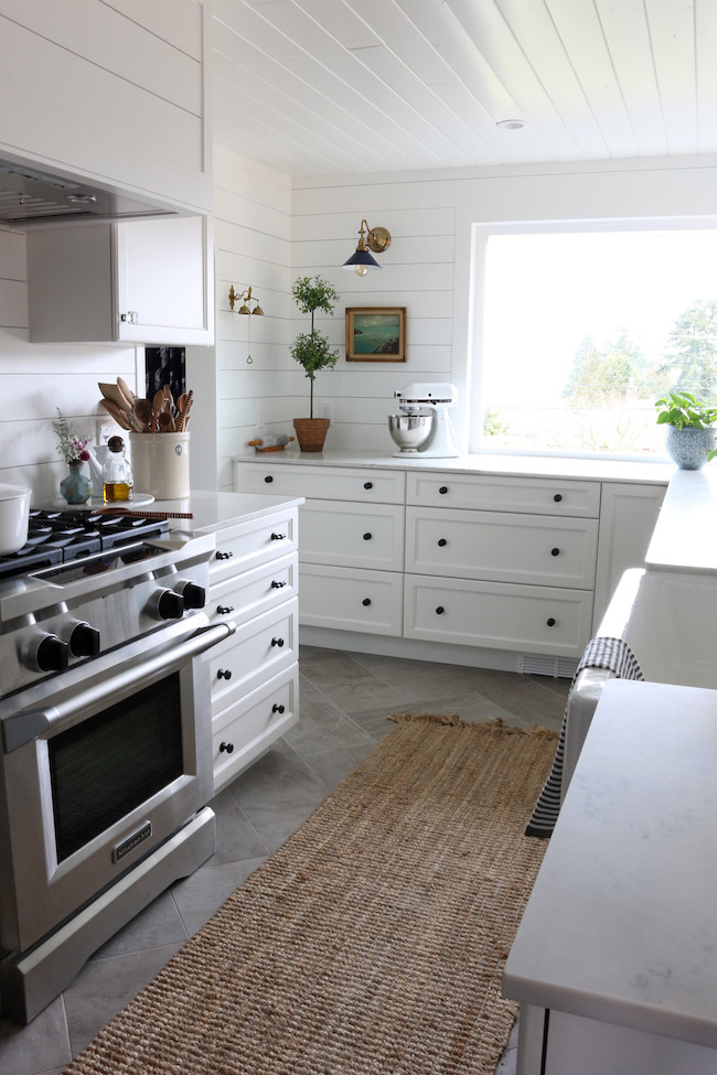 Small Kitchen Remodel Images
 How to Mix & Match Kitchen Hardware Finishes & Styles