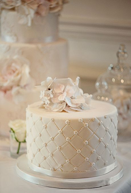 Small Wedding Cake Ideas
 26 Small Wedding Cake Ideas Pretty Designs