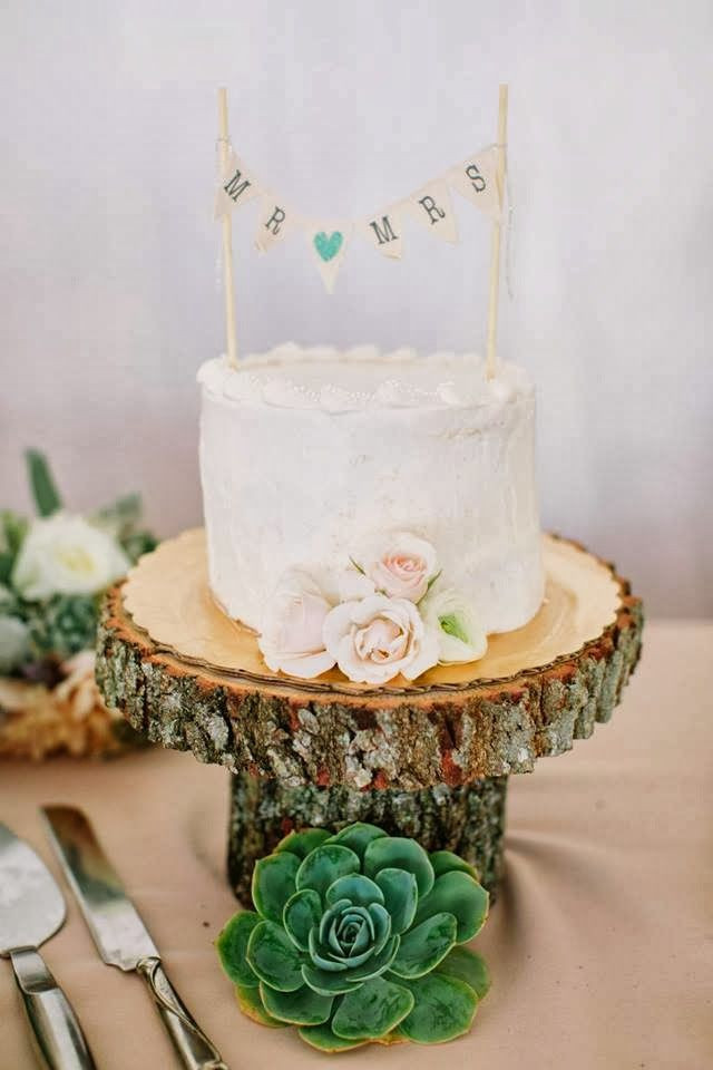 Small Wedding Cake Ideas
 25 CUTE SMALL WEDDING CAKES FOR THE SPECIAL OCCASSION