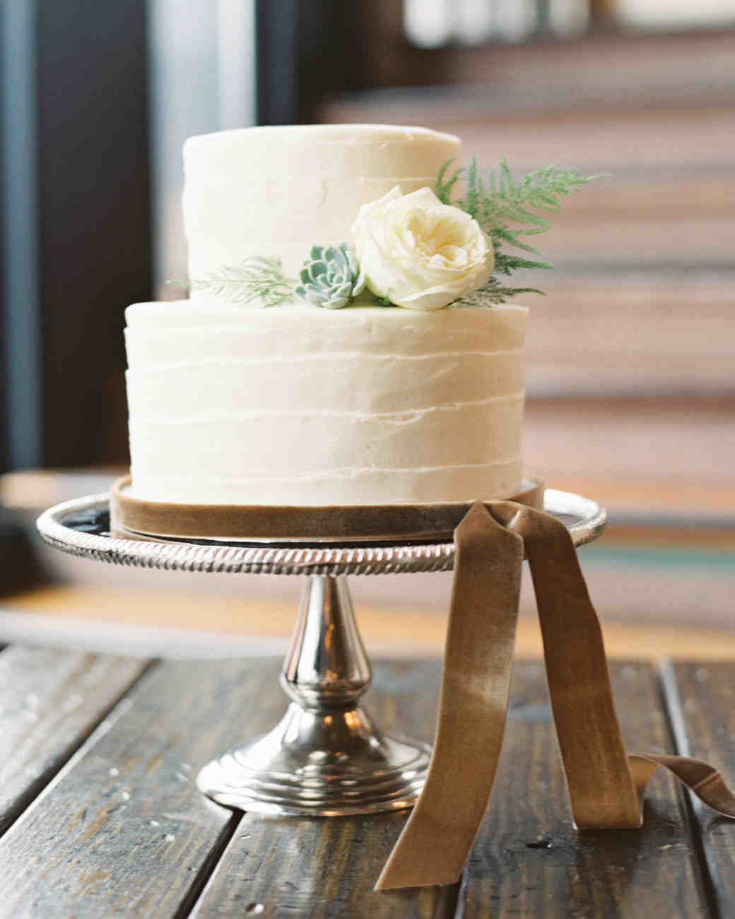 Small Wedding Cake Ideas
 32 Small Wedding Cakes With a Big Presence