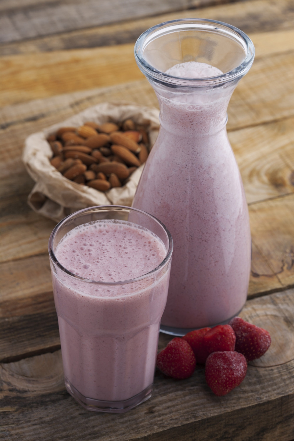 Smoothies With Almond Milk
 Strawberry Mango and Almond Smoothie All Nutribullet Recipes