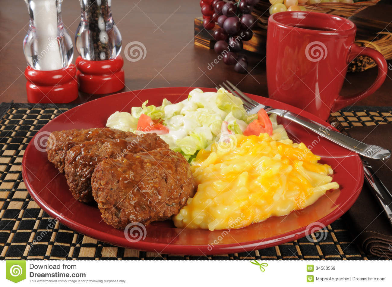 Southern Meatloaf Recipe With Crackers
 Meatloaf dinner stock image Image of meat potatoes