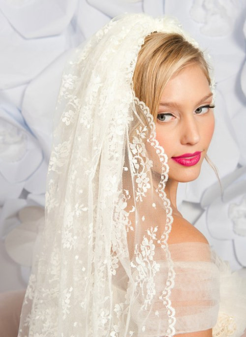 Spanish Mantilla Wedding Veil
 Dazzling and Elegant Spanish Lace Wedding Veils