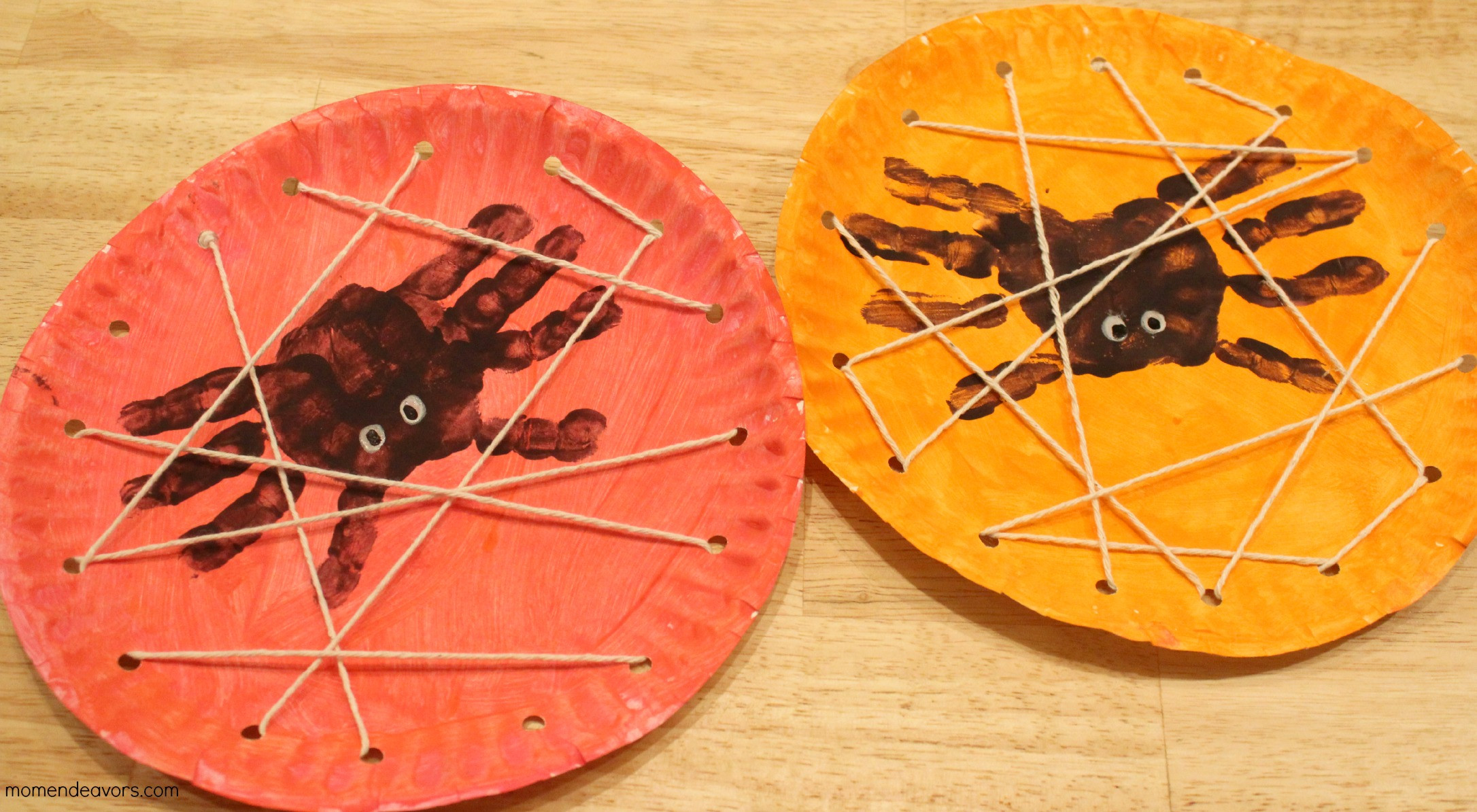 Spider Craft For Kids
 Halloween Kids Craft Handprint Spiders in a DIY Lacing