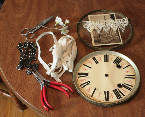 Steampunk Decor DIY
 DIY Steampunk Home Decor Clock Face Catch All