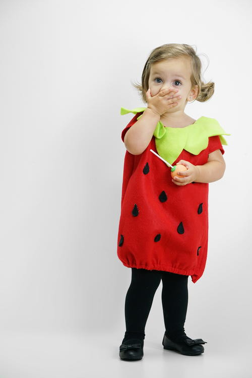 Strawberry Costume DIY
 Easy Strawberry Costumes for the Whole Family