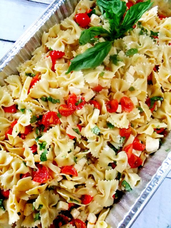 Summer Party Menu Ideas For A Crowd
 Picnic Food Ideas for a Crowd caprese pasta salad