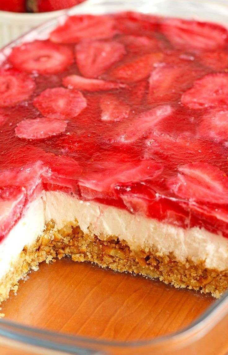Summer Picnic Desserts
 This Strawberry Pretzel Dessert just begging you to make