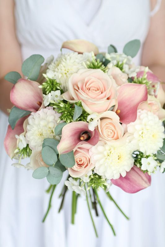 Summer Wedding Flowers
 25 Swoon Worthy Spring & Summer Wedding Bouquets